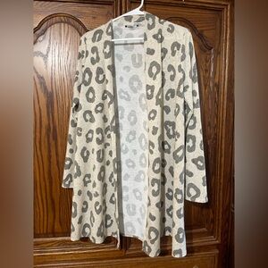 Chic Leopard Print Open Cardigan